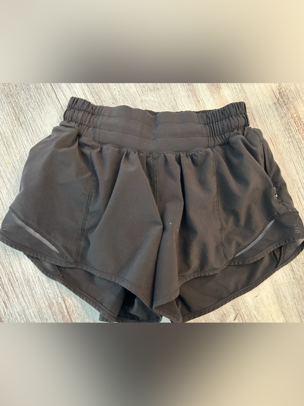 Lululemon Hotty Hot Short II 2.5” Black Low Rise Lined Shorts Size 0